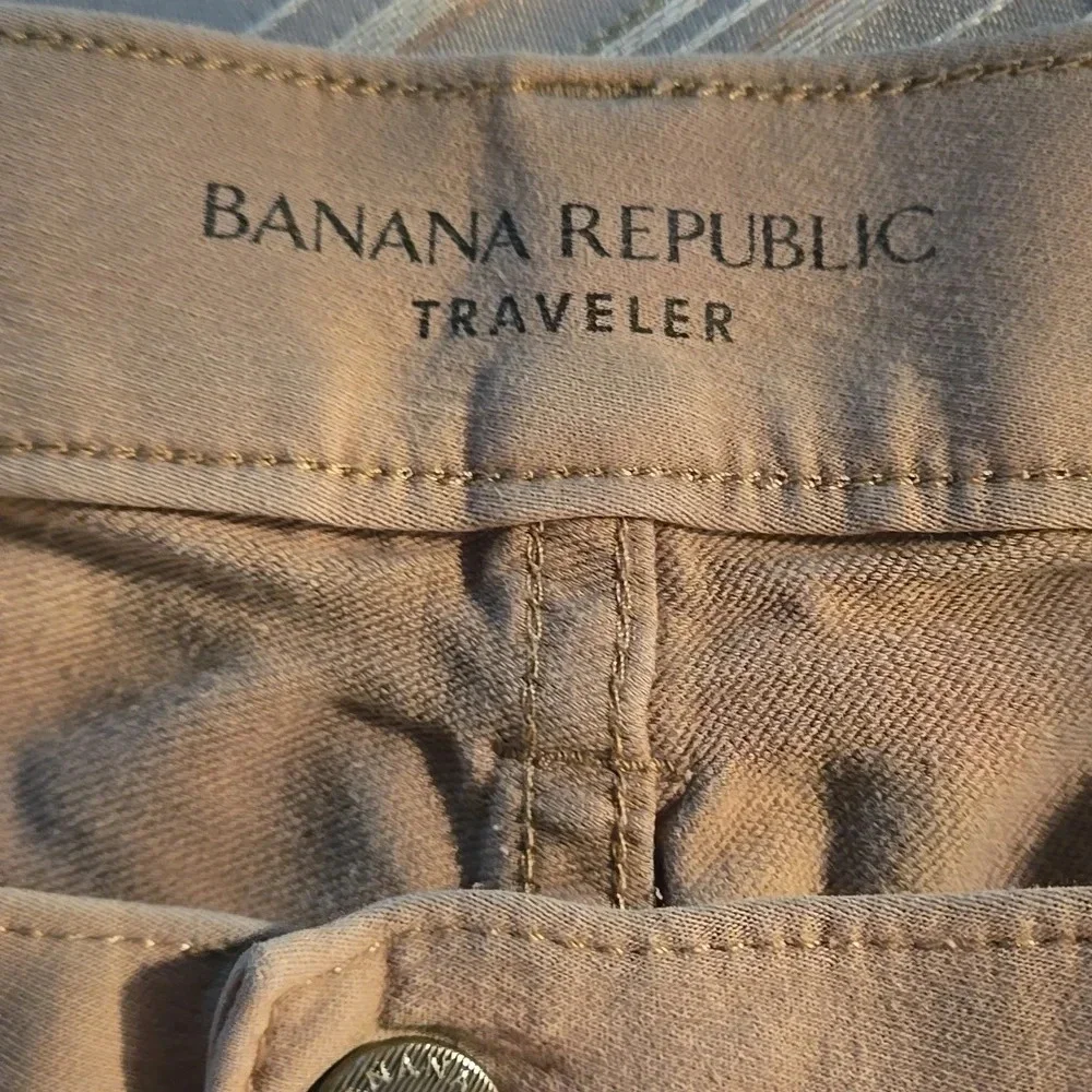 Banana Replublic Traveler Athletic Tapered Fit Khaki Jeans 5 pkt Men 36Wx27L
